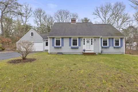 10 Paulla Ln, Barnstable, MA 02635