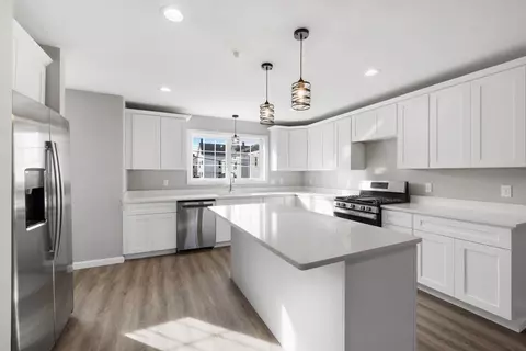 Kitchen - 550 Spring St #3, Fall River, MA 02721 photo 3 of 4