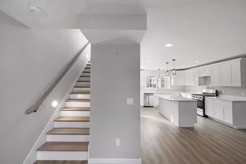 Entry Way - 550 Spring St #3, Fall River, MA 02721 photo 1 of 4