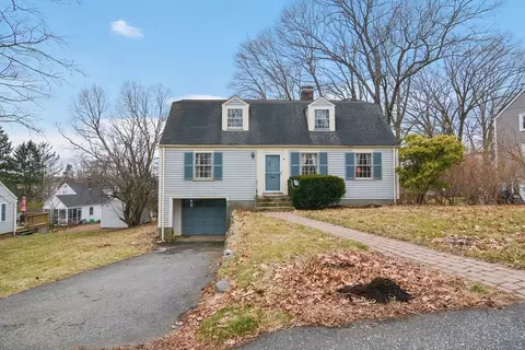 4 Beacon St, Natick, MA 01760