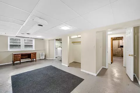 Living - 103 Emerson St, Springfield, MA 01118 photo 4 of 4