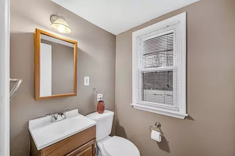 Bath - 103 Emerson St, Springfield, MA 01118 photo 1 of 2