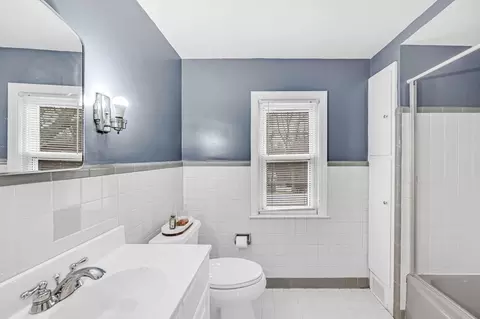 Bath - 103 Emerson St, Springfield, MA 01118 photo 2 of 2