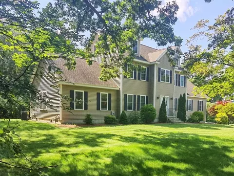 62 North St, Andover, MA 01810