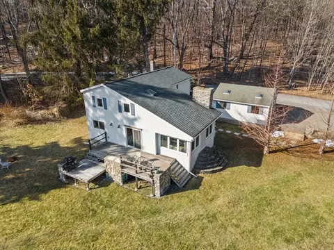 305 Bryant Rd, Jefferson, MA 01522