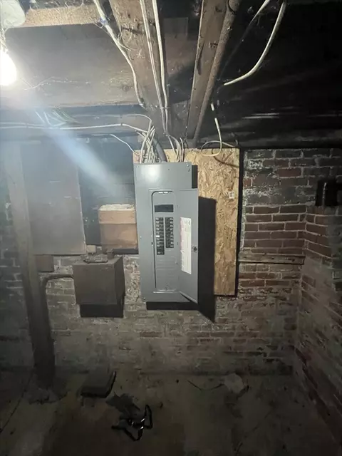 47 Westminster St, Springfield, MA 01109 photo 16