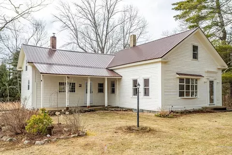 42 Barre Rd, Petersham, MA 01366