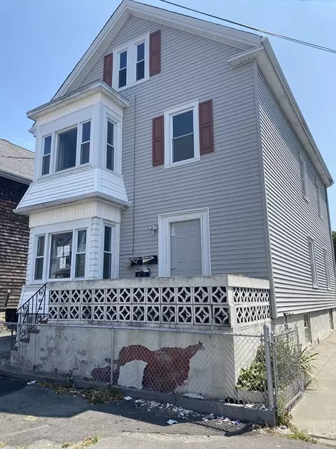 44 Winsor St, New Bedford, MA 02744