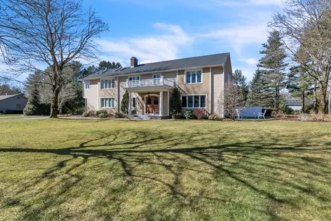 84 Willow Brook Rd, Longmeadow, MA 01106