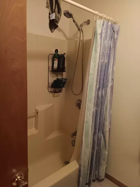 Bath - 366 Brickyard Rd, Athol, MA 01331 photo 3 of 3