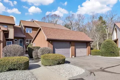 181 Pine Grove Dr #181, South Hadley, MA 01075