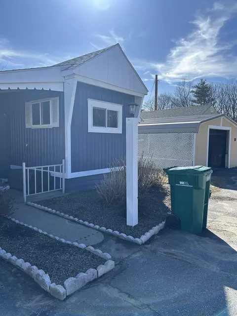 1237 Central St #19, Leominster, MA 01453
