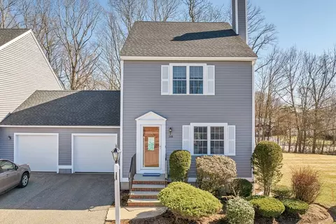 144 Whittier Meadows Dr #144, Amesbury, MA 01913