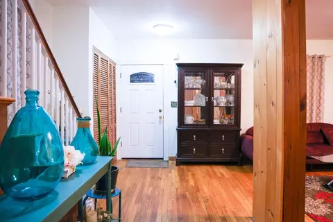 Entry Way - 52 Eutaw Ave, Lynn, MA 01902 photo 2 of 2
