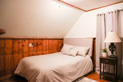 Bedroom - 52 Eutaw Ave, Lynn, MA 01902 photo 8 of 9