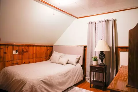 Bedroom - 52 Eutaw Ave, Lynn, MA 01902 photo 7 of 9