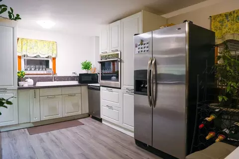 Kitchen - 52 Eutaw Ave, Lynn, MA 01902 photo 9 of 10