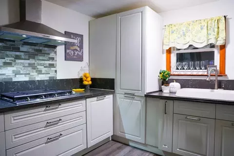 Kitchen - 52 Eutaw Ave, Lynn, MA 01902 photo 3 of 10