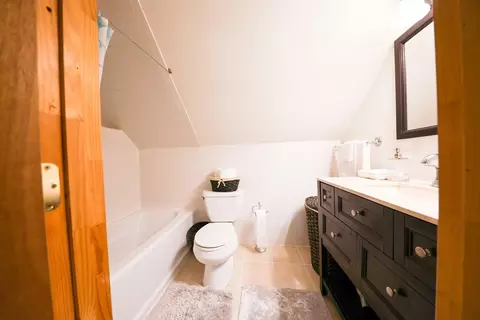 Bath - 52 Eutaw Ave, Lynn, MA 01902 photo 4 of 6