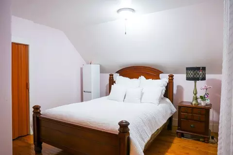 Bedroom - 52 Eutaw Ave, Lynn, MA 01902 photo 2 of 9
