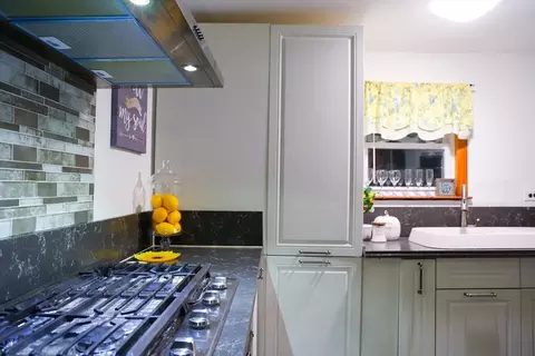 Kitchen - 52 Eutaw Ave, Lynn, MA 01902 photo 6 of 10