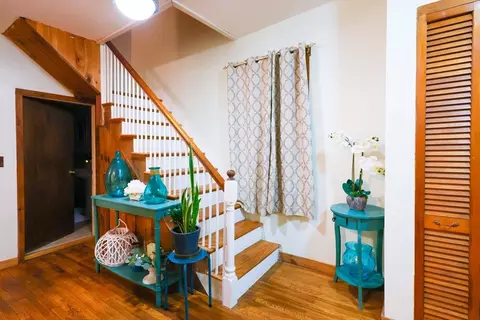 Entry Way - 52 Eutaw Ave, Lynn, MA 01902 photo 1 of 2