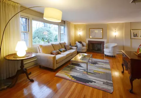 Living - 39 Westbrook Rd, Worcester, MA 01602 photo 2 of 8