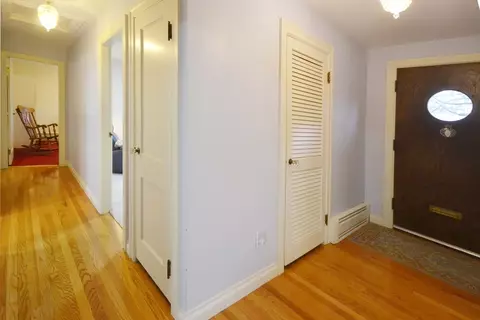 Entry Way - 39 Westbrook Rd, Worcester, MA 01602 photo 1 of 2