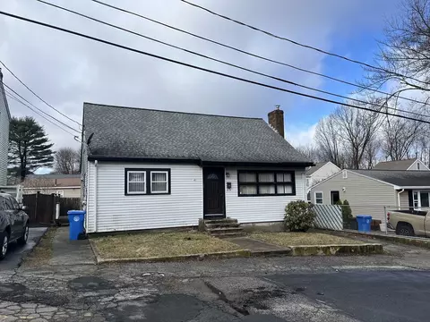 170 Seminole Ave, Waltham, MA 02451