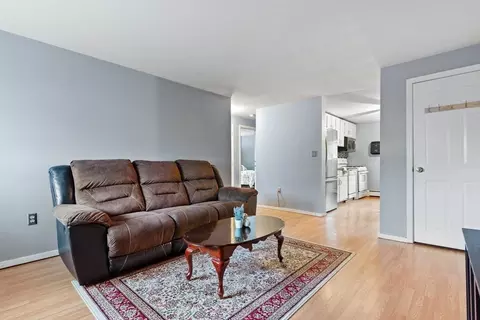 1 Nineteenth St #1, Lowell, MA 01850