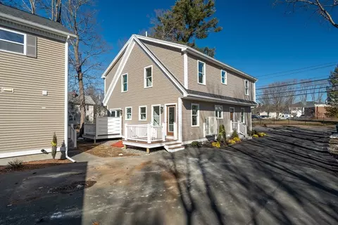 8 Grove St #A, Topsfield, MA 01983