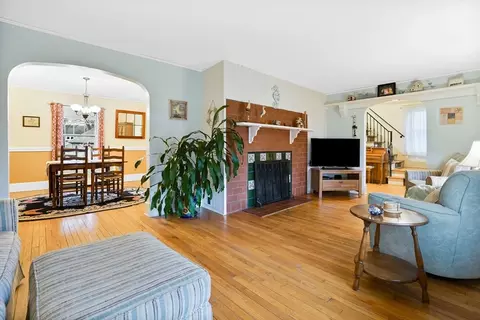 Living - 30 Wexford St, Springfield, MA 01118 photo 2 of 4
