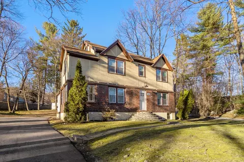 560 Salisbury St, Worcester, MA 01609