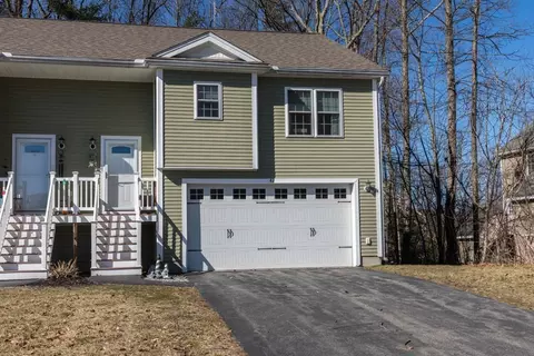 42 Caffoni Dr #42, Leominster, MA 01453