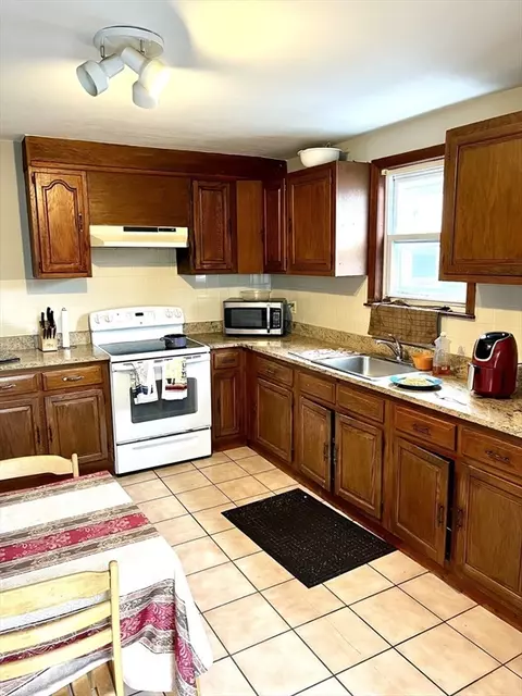 75 Thurston St, Somerville, MA 02145 photo 6