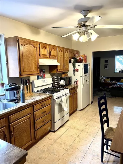 75 Thurston St, Somerville, MA 02145 photo 5