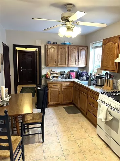 75 Thurston St, Somerville, MA 02145 photo 4