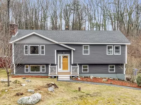 3 Raintree, Londonderry, NH 03053
