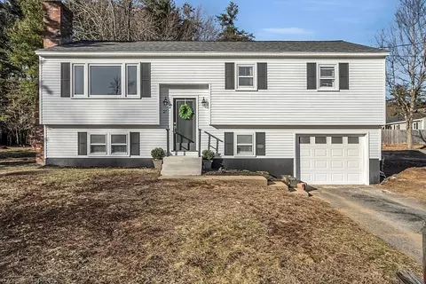 27 Pine Dr, Baldwinville, MA 01436