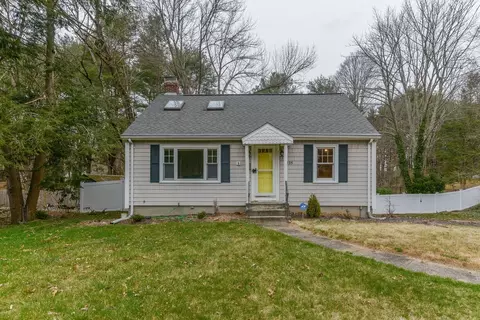235 South St, Foxboro, MA 02035