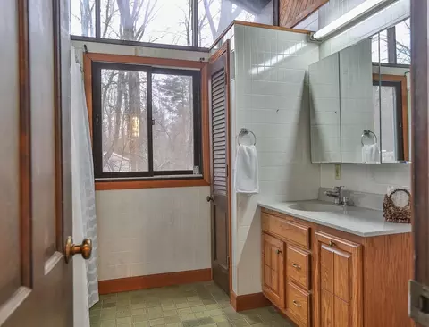 Bath - 59 Lancaster Rd, Berlin, MA 01503 photo 2 of 2