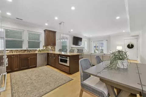 433 E 3rd St #2, Boston, MA 02127