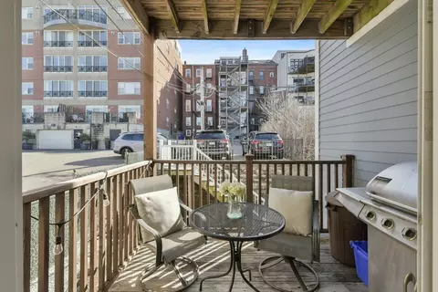 Exterior - 433 E 3rd St #2, Boston, MA 02127 photo 1 of 5