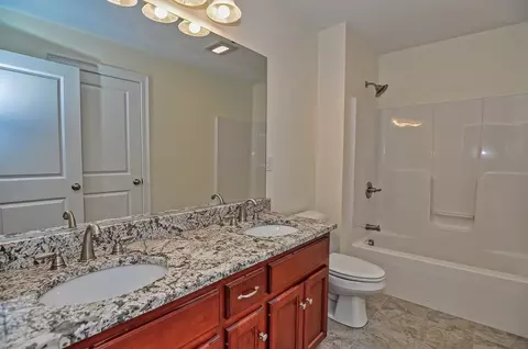 Bath - 41 Ariel Cir #41, Sutton, MA 01590 photo 2 of 3