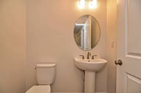 Bath - 41 Ariel Cir #41, Sutton, MA 01590 photo 1 of 3