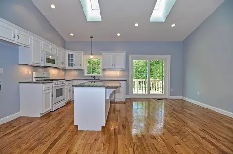 Kitchen - 41 Ariel Cir #41, Sutton, MA 01590 photo 1 of 14