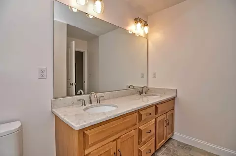 Bath - 41 Ariel Cir #41, Sutton, MA 01590 photo 3 of 3