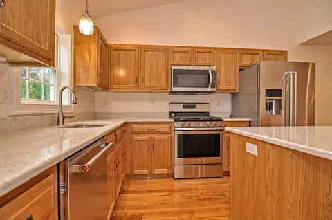 Kitchen - 41 Ariel Cir #41, Sutton, MA 01590 photo 5 of 14