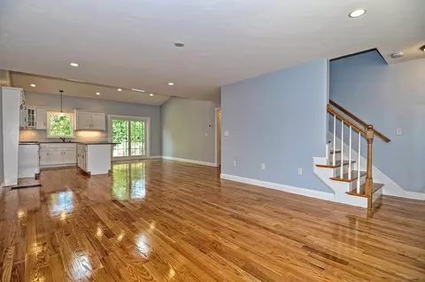 Living - 41 Ariel Cir #41, Sutton, MA 01590 photo 1 of 3