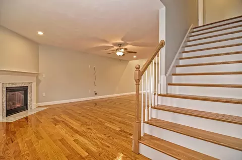 Living - 41 Ariel Cir #41, Sutton, MA 01590 photo 2 of 3